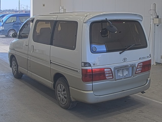 TOYOTA GRAND HIACE