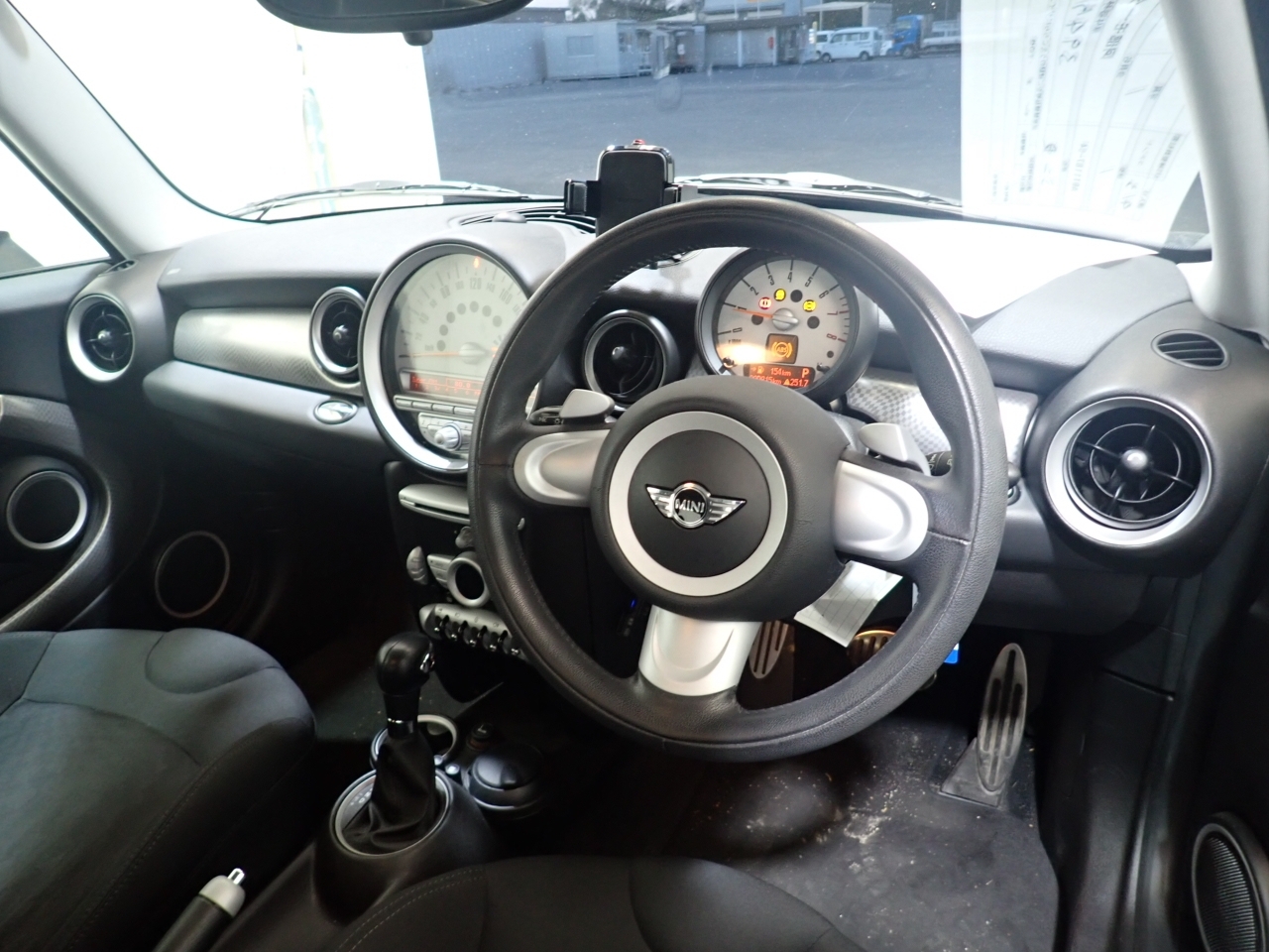 MINI HATCH