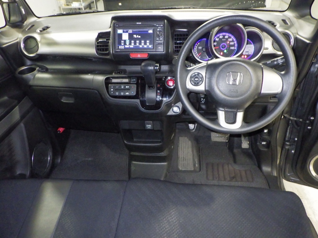 HONDA N-BOX SLASH