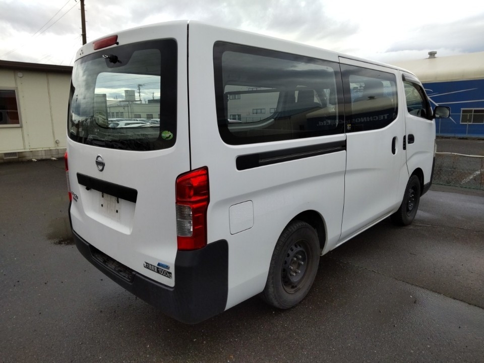 NISSAN NV350 CARAVAN