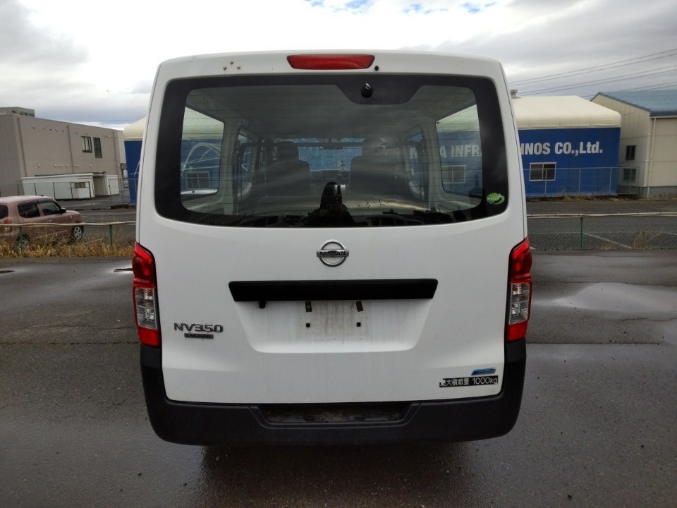NISSAN NV350 CARAVAN