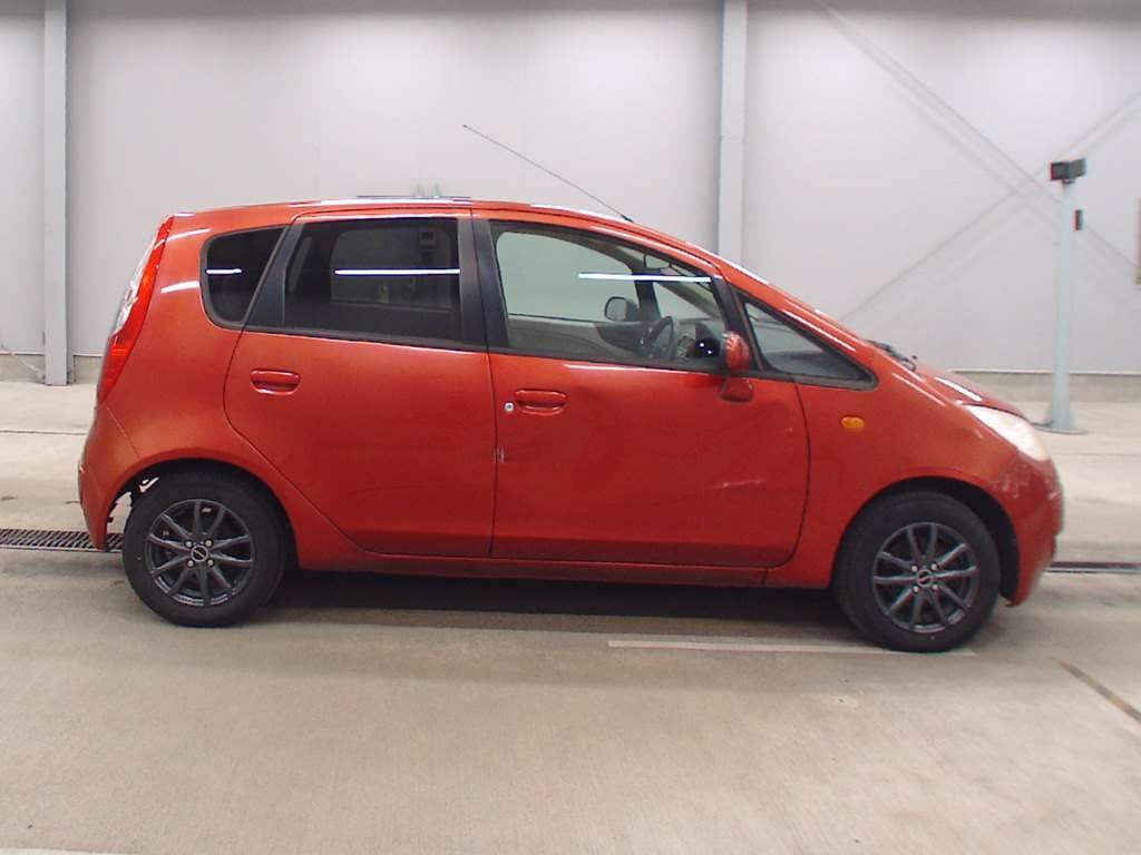 MITSUBISHI COLT