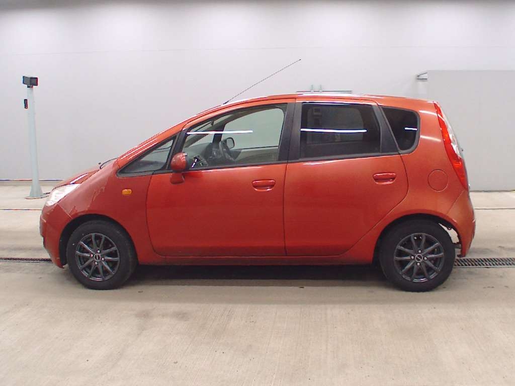 MITSUBISHI COLT