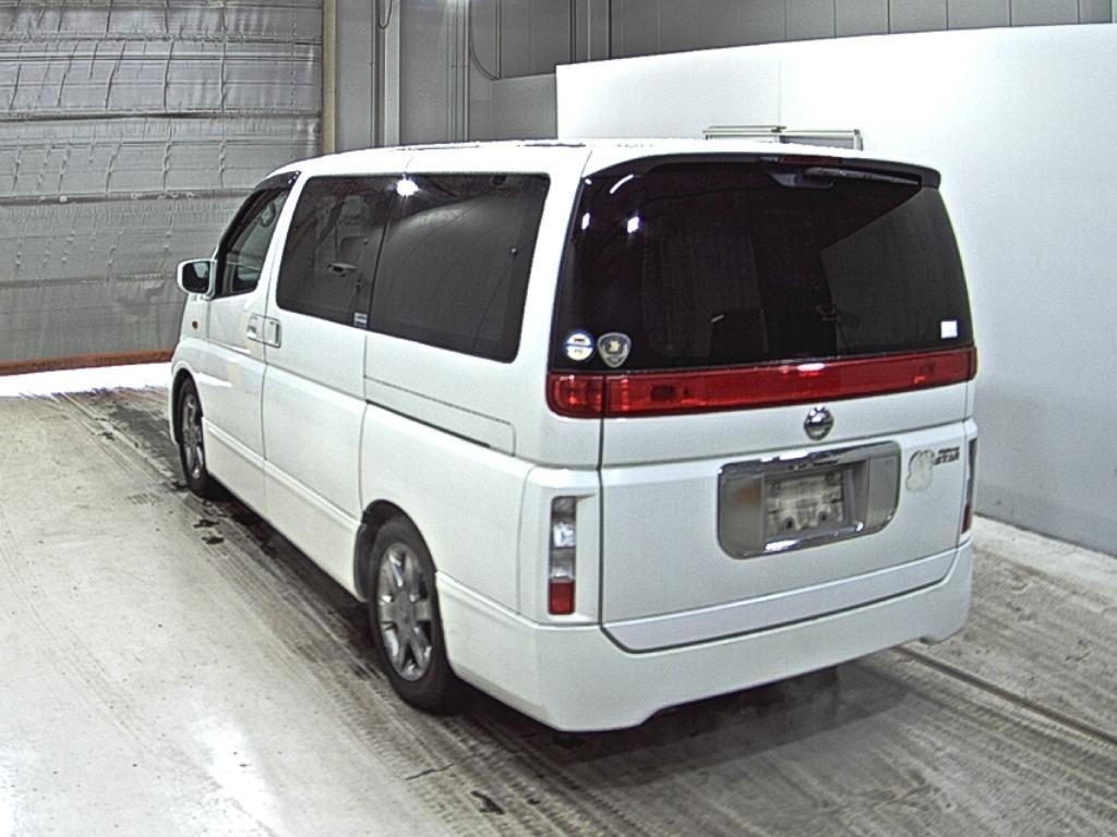NISSAN ELGRAND