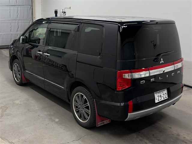 MITSUBISHI DELICA D:5