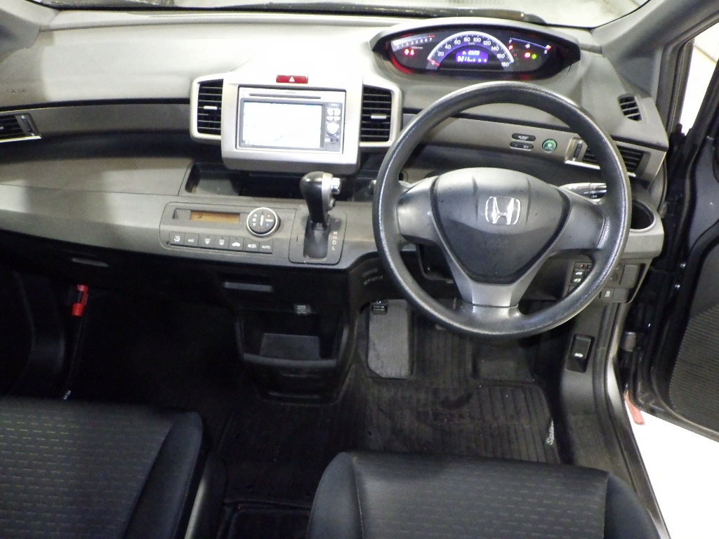 HONDA FREED SPIKE