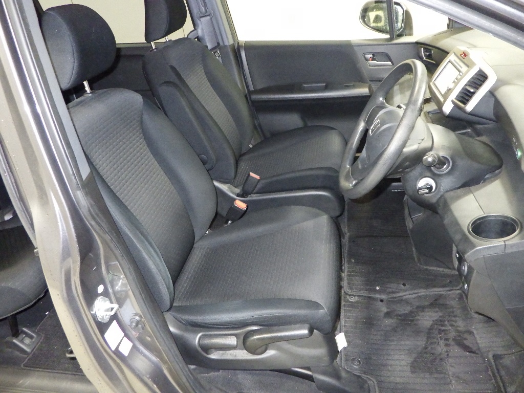 HONDA FREED SPIKE
