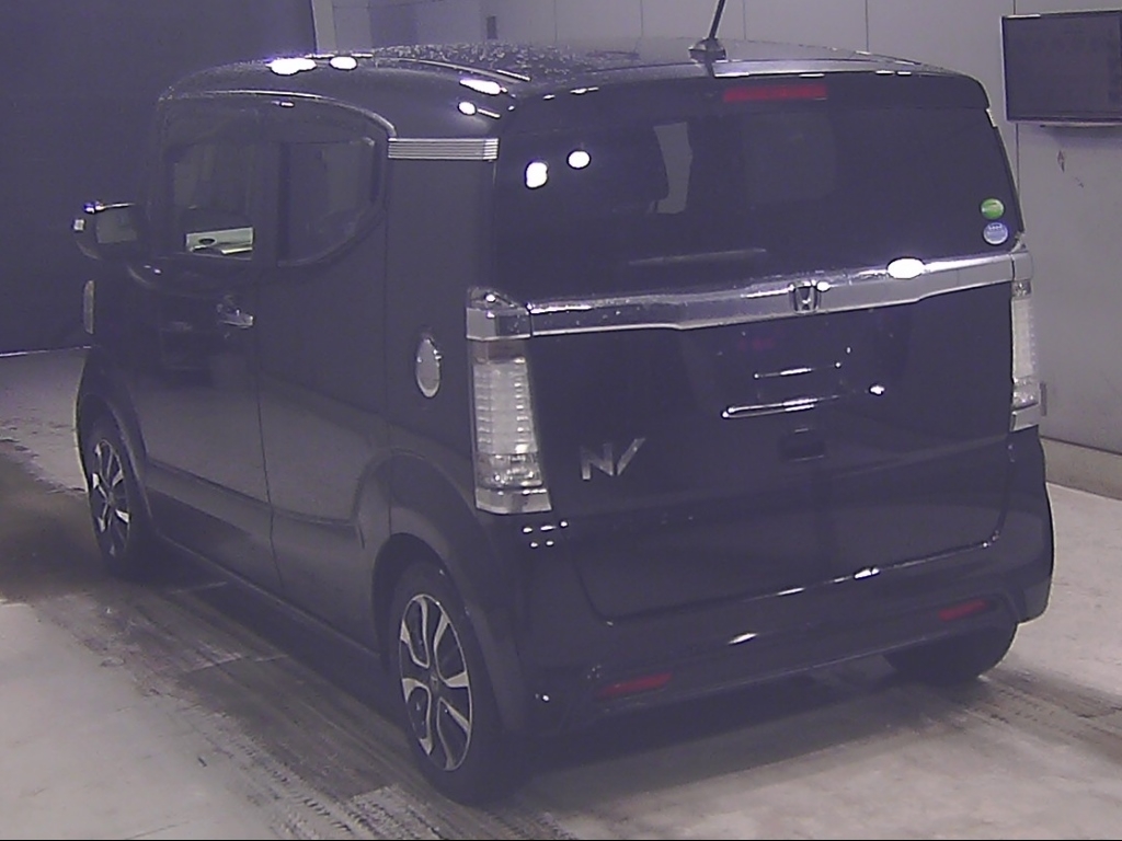 HONDA N-BOX SLASH