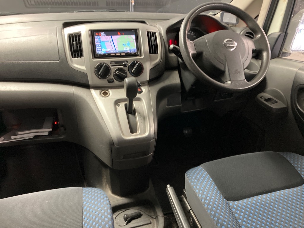 NISSAN NV200