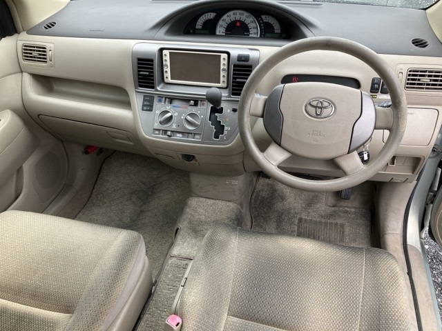 TOYOTA RAUM