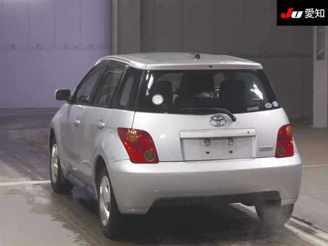 TOYOTA IST