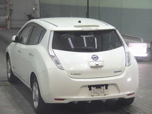 NISSAN LEAF