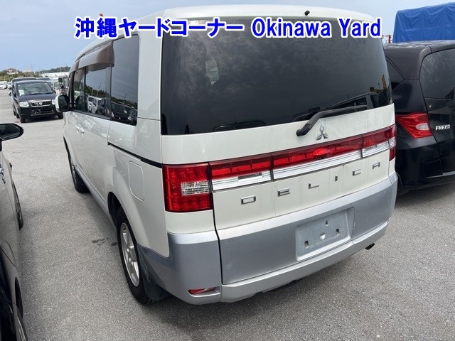 MITSUBISHI DELICA D:5