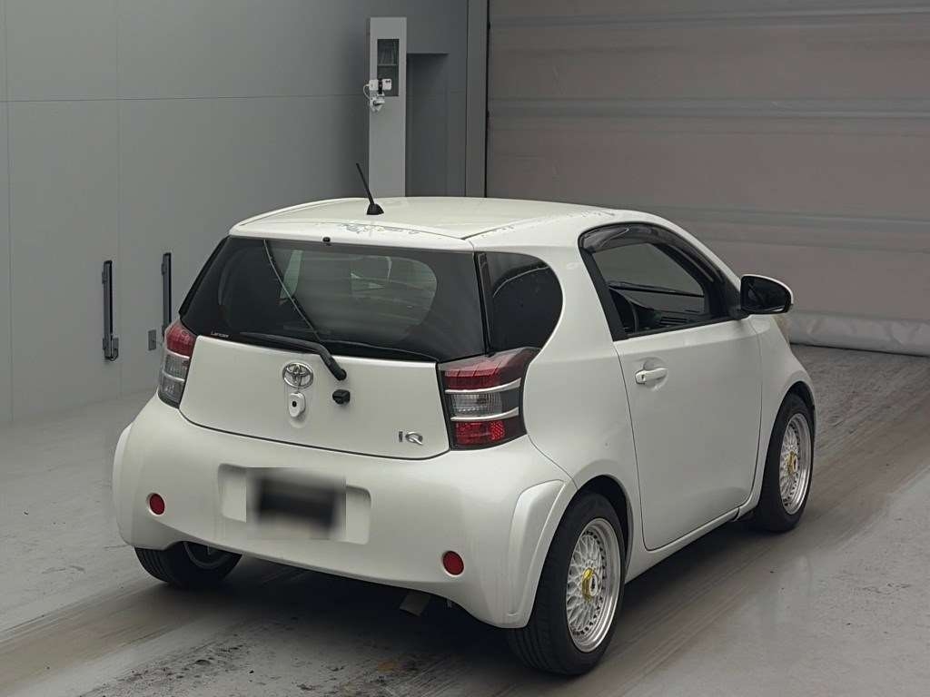 TOYOTA IQ
