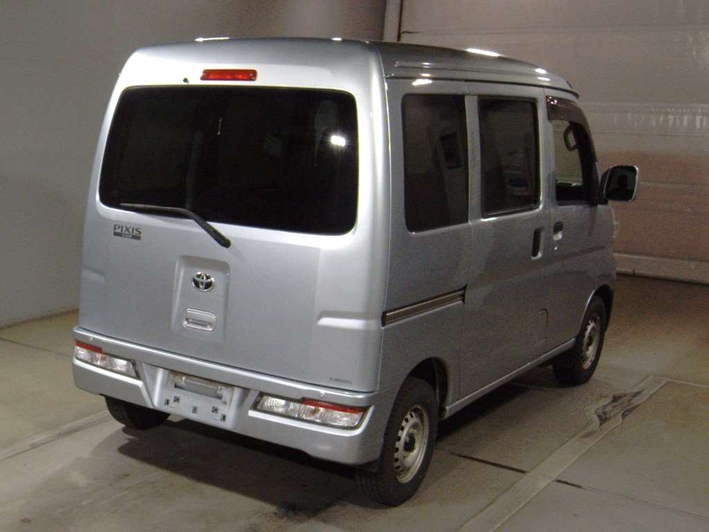 TOYOTA PIXIS VAN