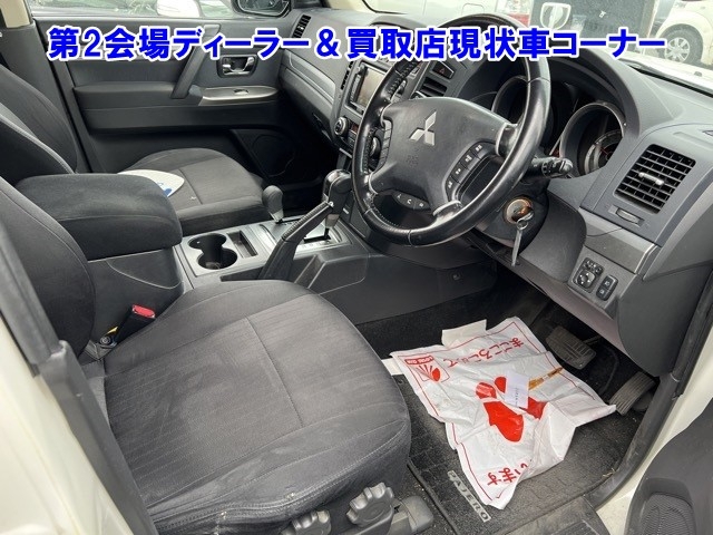 MITSUBISHI PAJERO