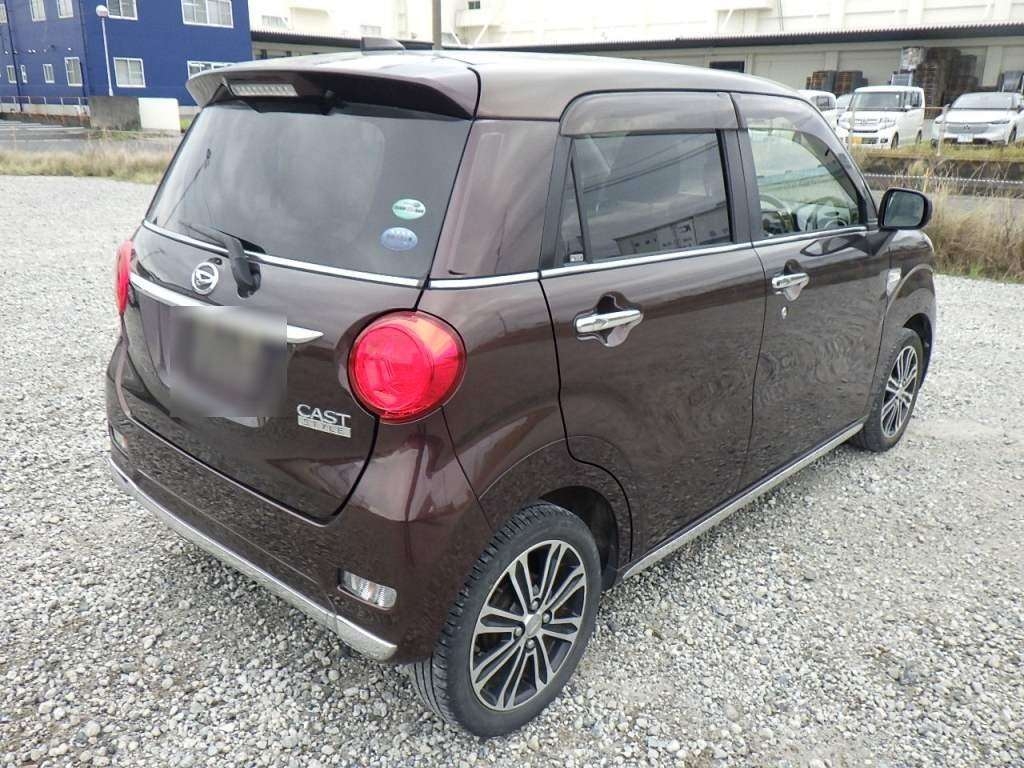 DAIHATSU CAST