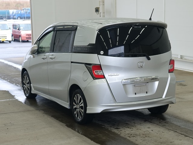 HONDA FREED SPIKE