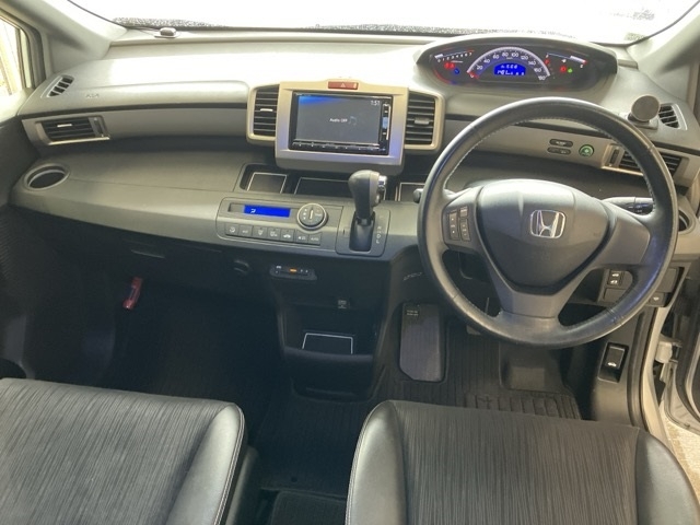 HONDA FREED SPIKE