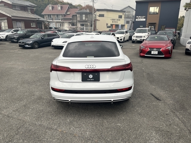 AUDI E-TRON SPORTBACK