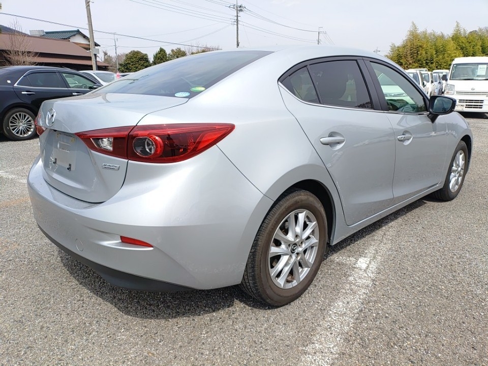 MAZDA AXELA