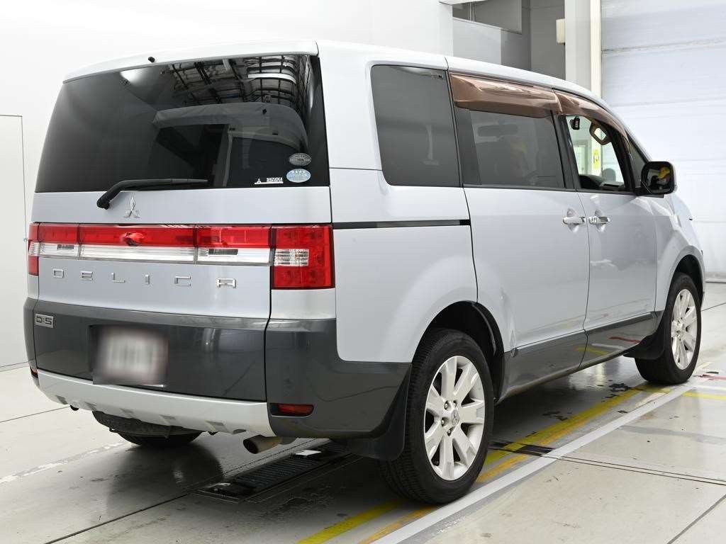 MITSUBISHI DELICA D:5