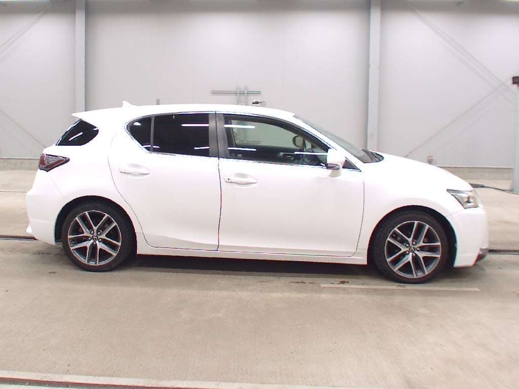 LEXUS CT200H