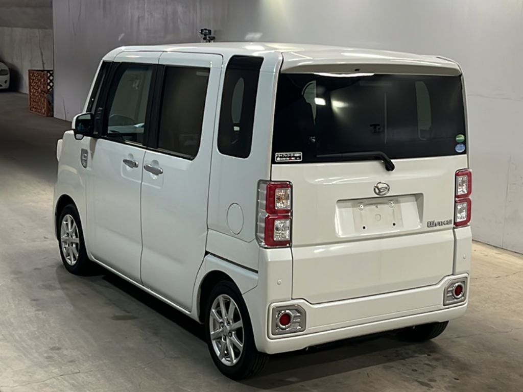 DAIHATSU WAKE