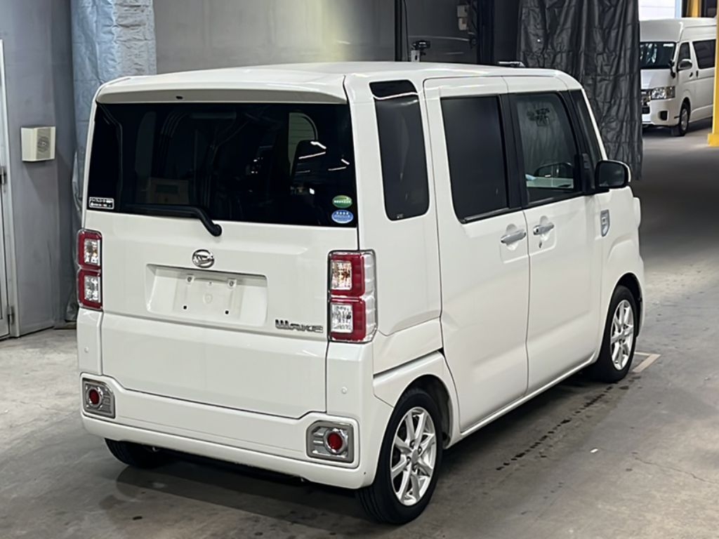 DAIHATSU WAKE