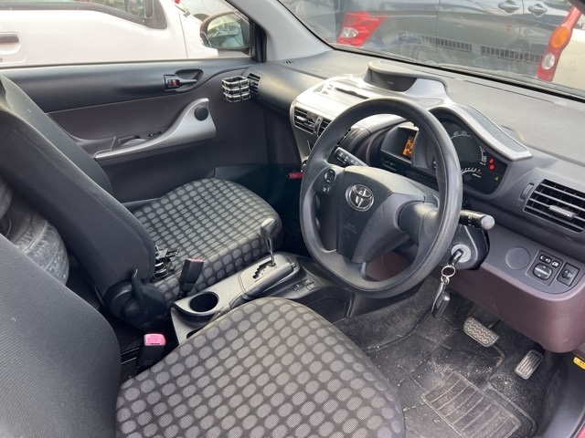 TOYOTA IQ