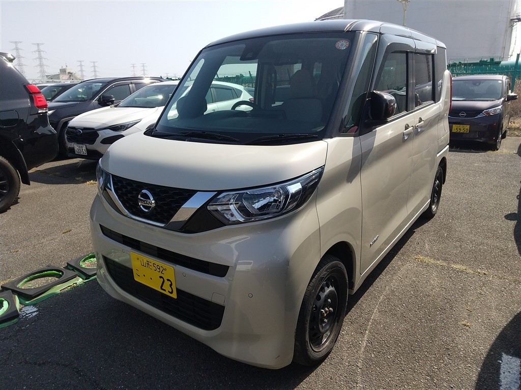 NISSAN ROOX