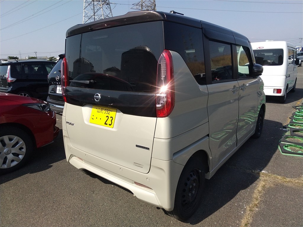 NISSAN ROOX