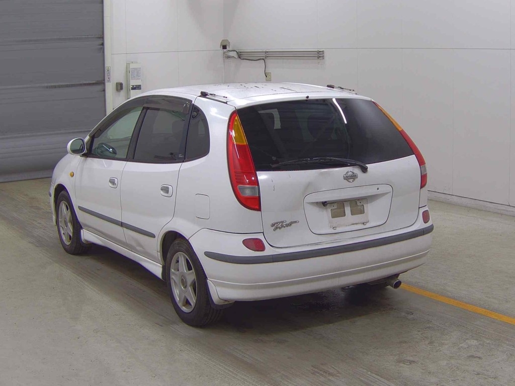 NISSAN TINO