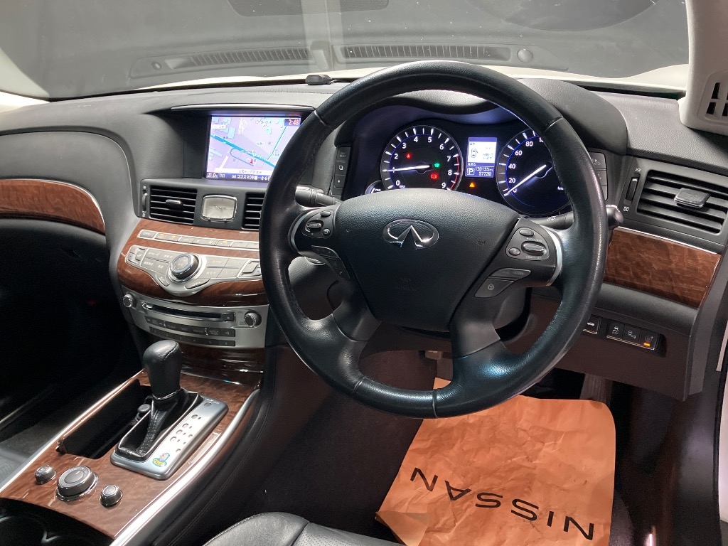 NISSAN FUGA