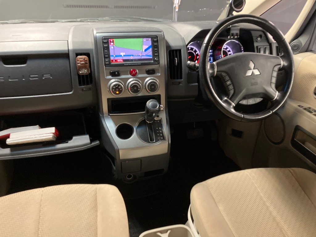 MITSUBISHI DELICA D:5