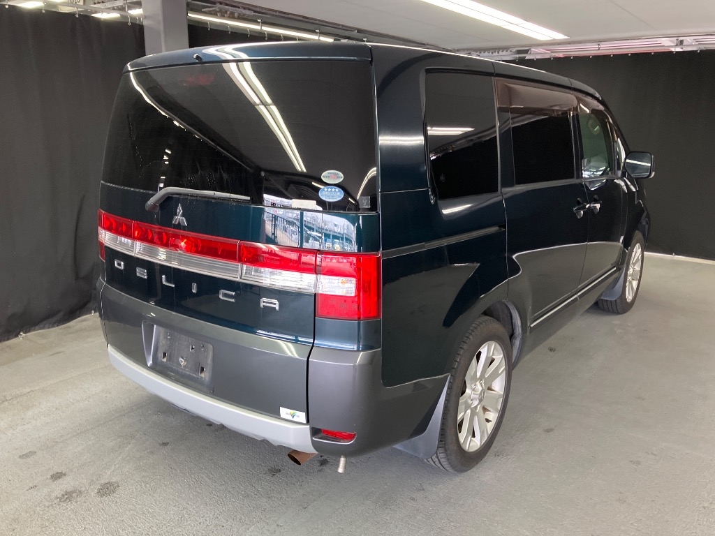 MITSUBISHI DELICA D:5