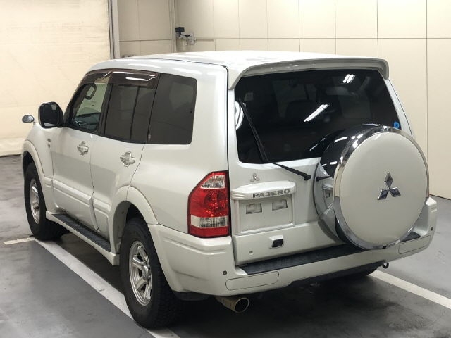 MITSUBISHI PAJERO