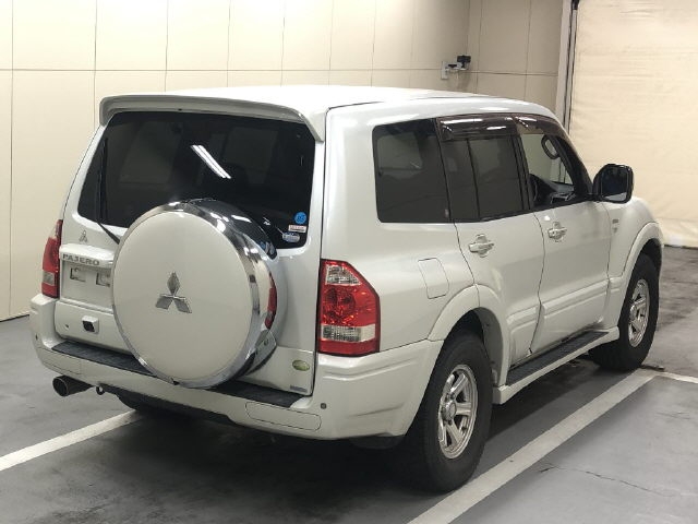 MITSUBISHI PAJERO