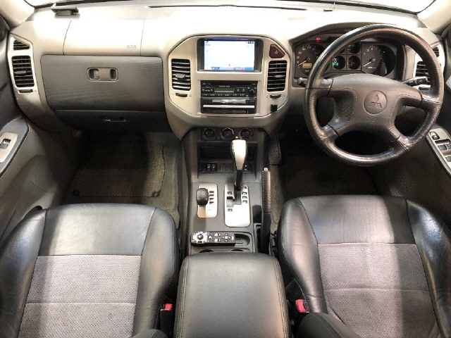 MITSUBISHI PAJERO