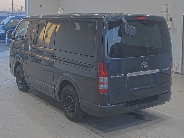 TOYOTA REGIUS ACE