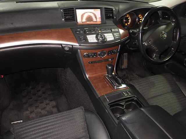 NISSAN FUGA