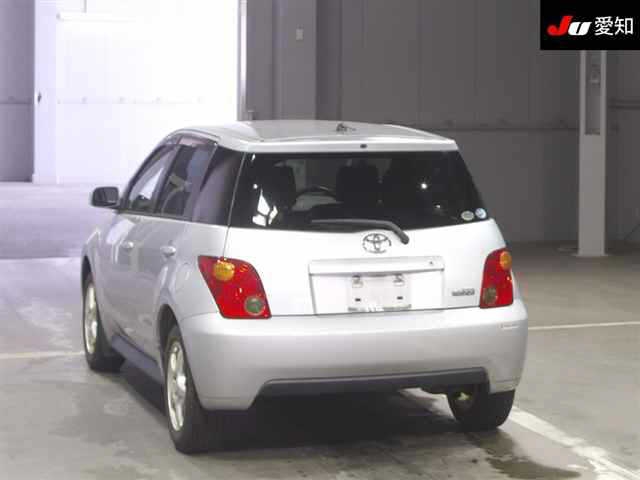 TOYOTA IST