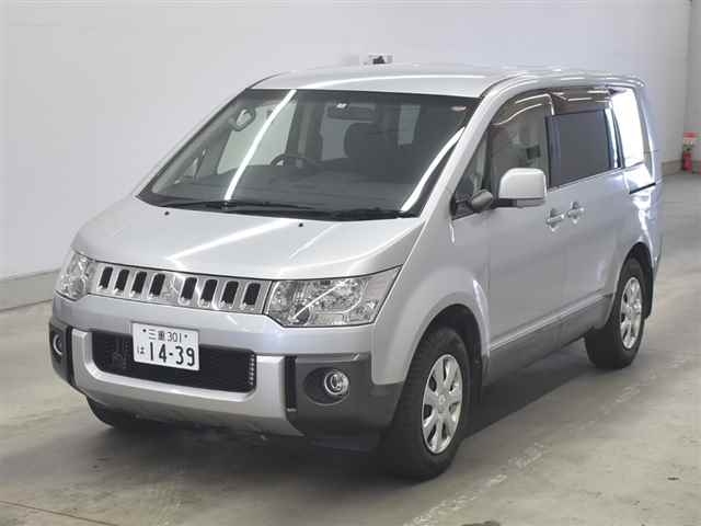 MITSUBISHI DELICA D:5
