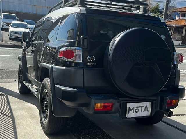 TOYOTA FJ CRUISER