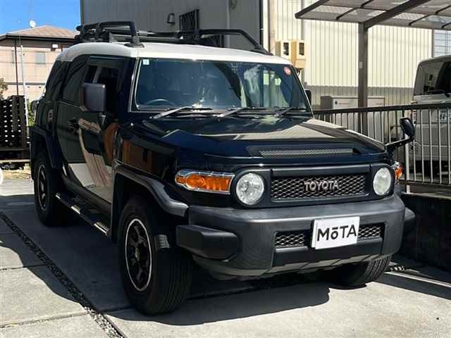 TOYOTA FJ CRUISER
