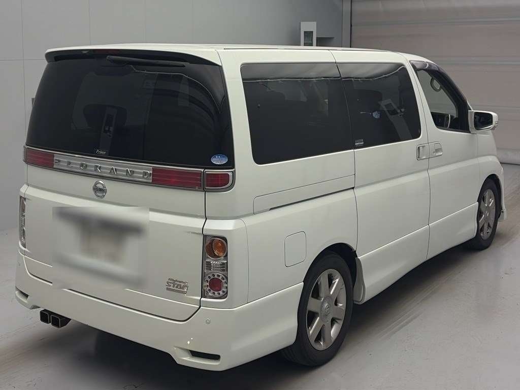 NISSAN ELGRAND