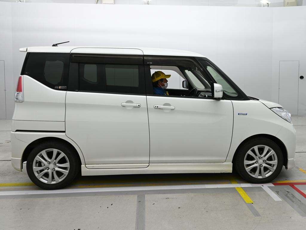 MITSUBISHI DELICA D:2