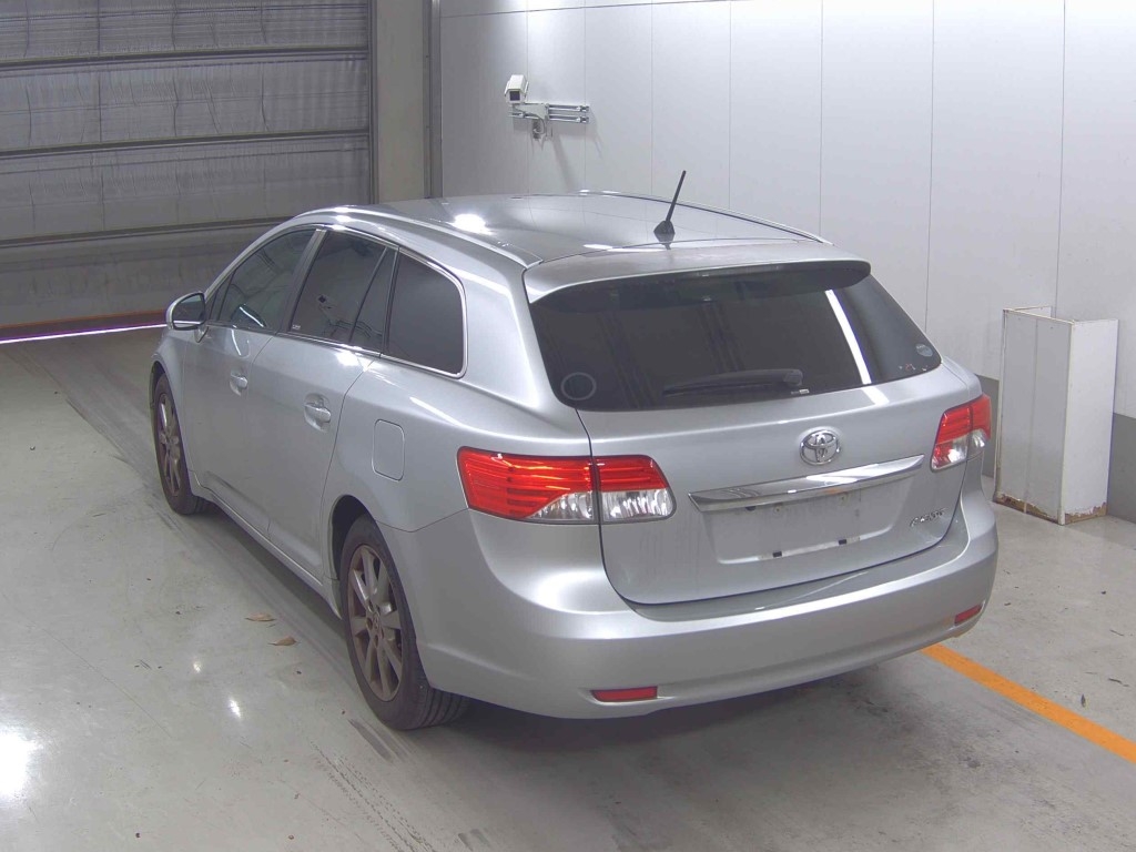 TOYOTA AVENSIS