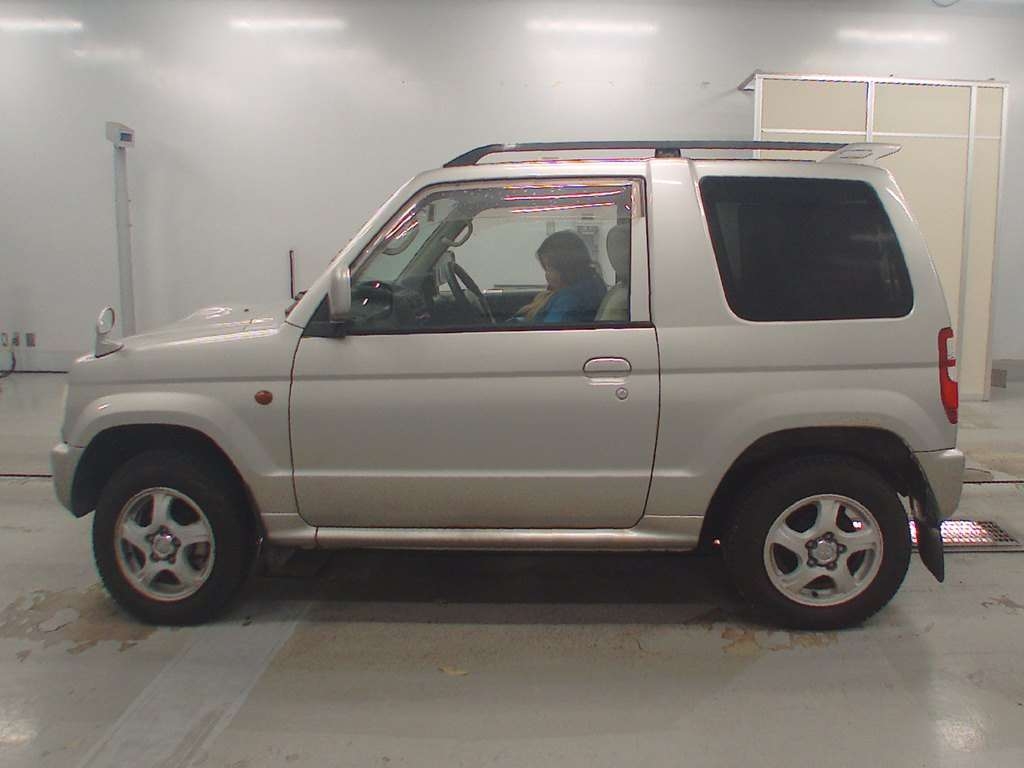 MITSUBISHI PAJERO MINI