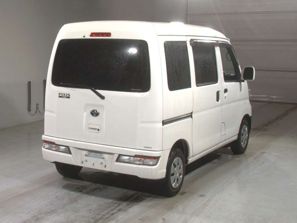 TOYOTA PIXIS VAN